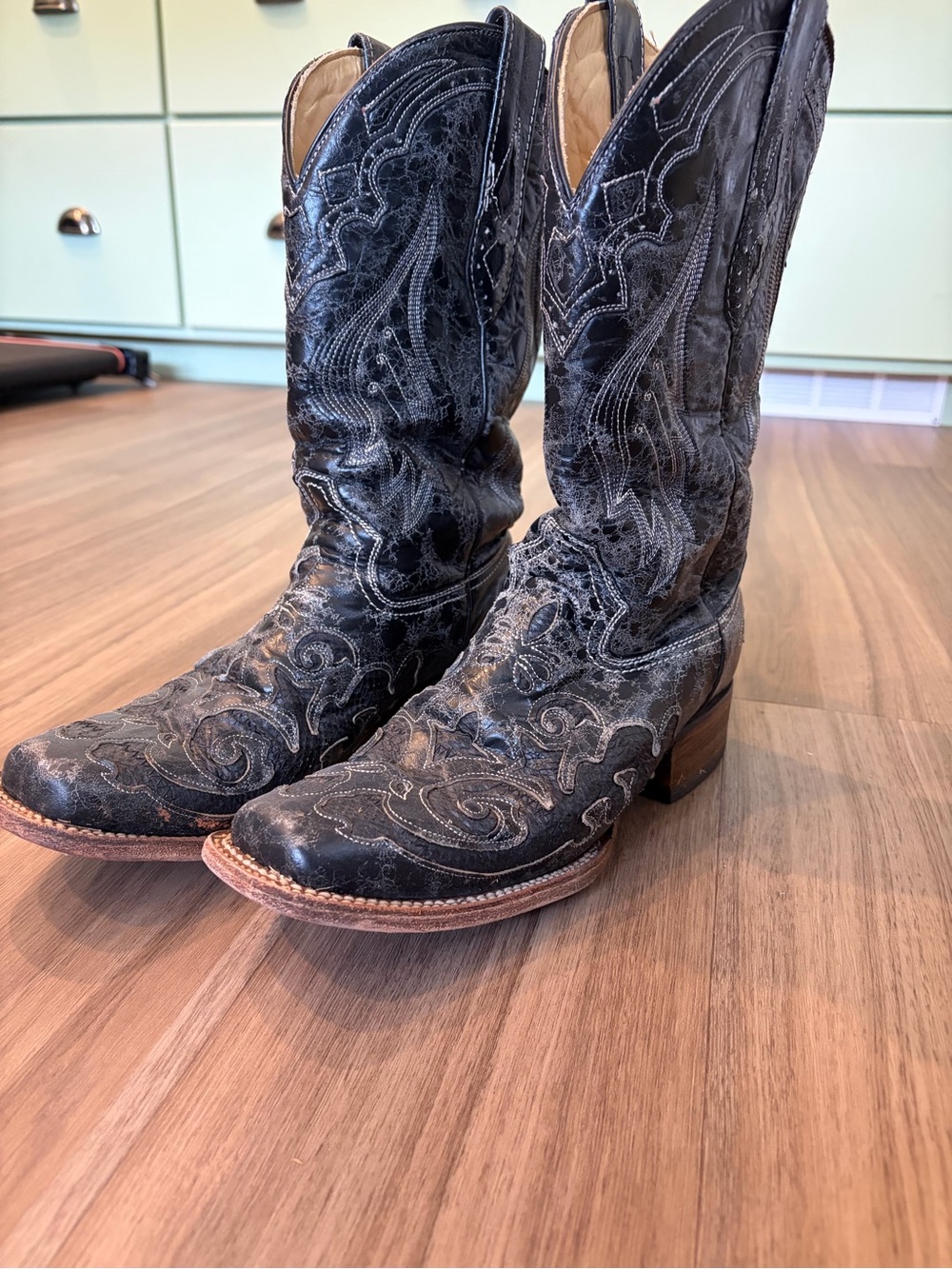 Women's Black Embroidered Western Heeled Boots